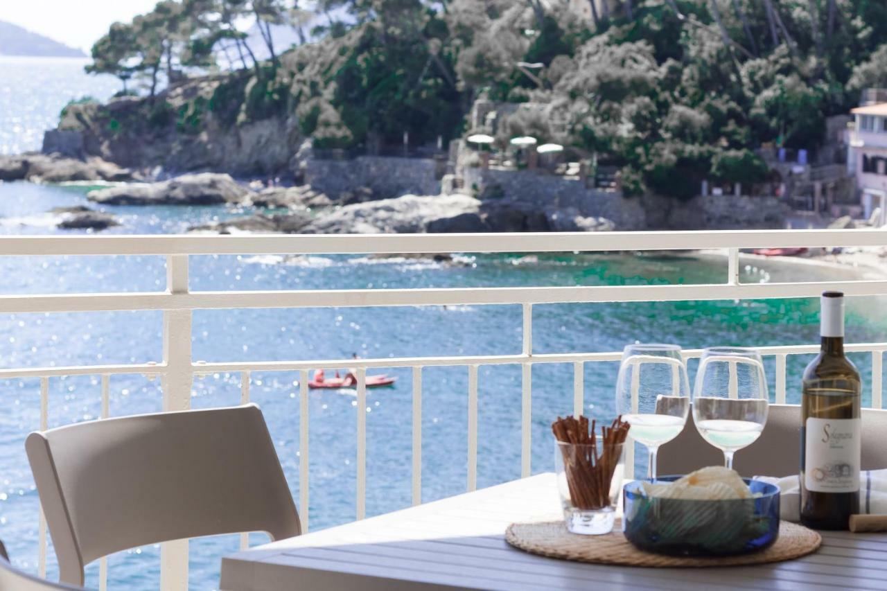 Sulla Spiaggia Di Toto E Tota Tellaro Exterior foto